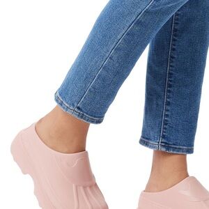 Sorel Caribou Clogs 💗 Size 9